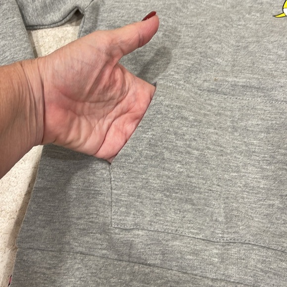 BNWT NICKELODEON BABY SHARK PRINTED GRAY SWEAT SET SIZE 5T (BOY OR GIRL) - Picture 3 of 9